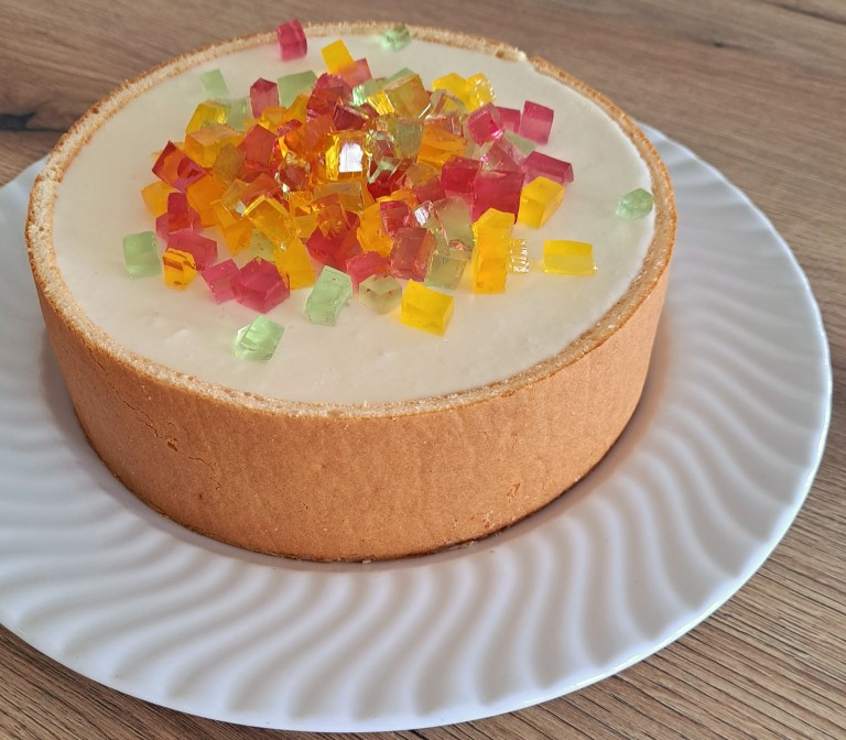 Farbenfrohe Sommertorte