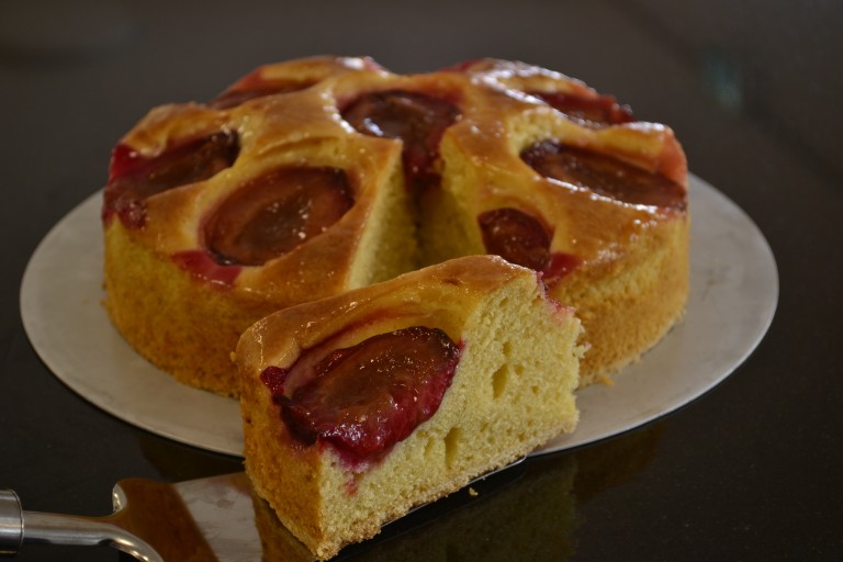 R&uuml;hrkuchen mit Orange und Pflaumen