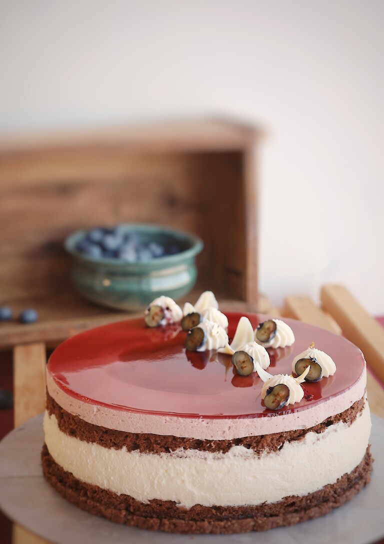 Cassis-Torte mit Knusperboden