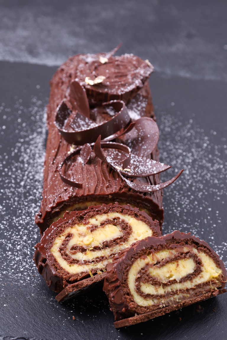 Biskuitrolle mit Schoko und Orange